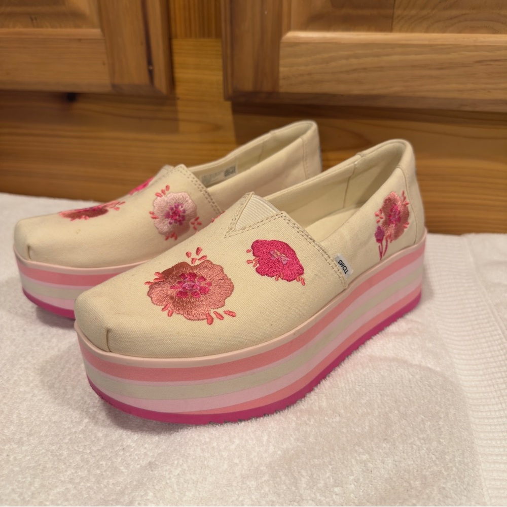 Toms Alpargata Platform Pink Poppies Embroidered Canvas sz /5.5